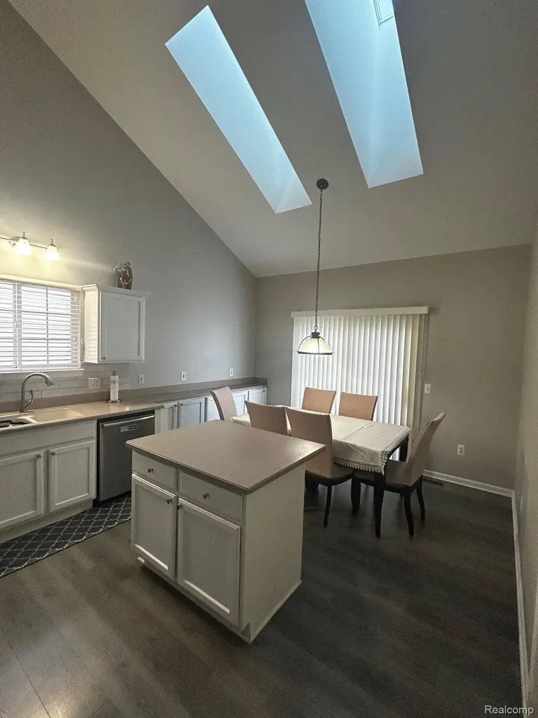 42808 Park Cresent Drive Sterling Heights City MI 48313
