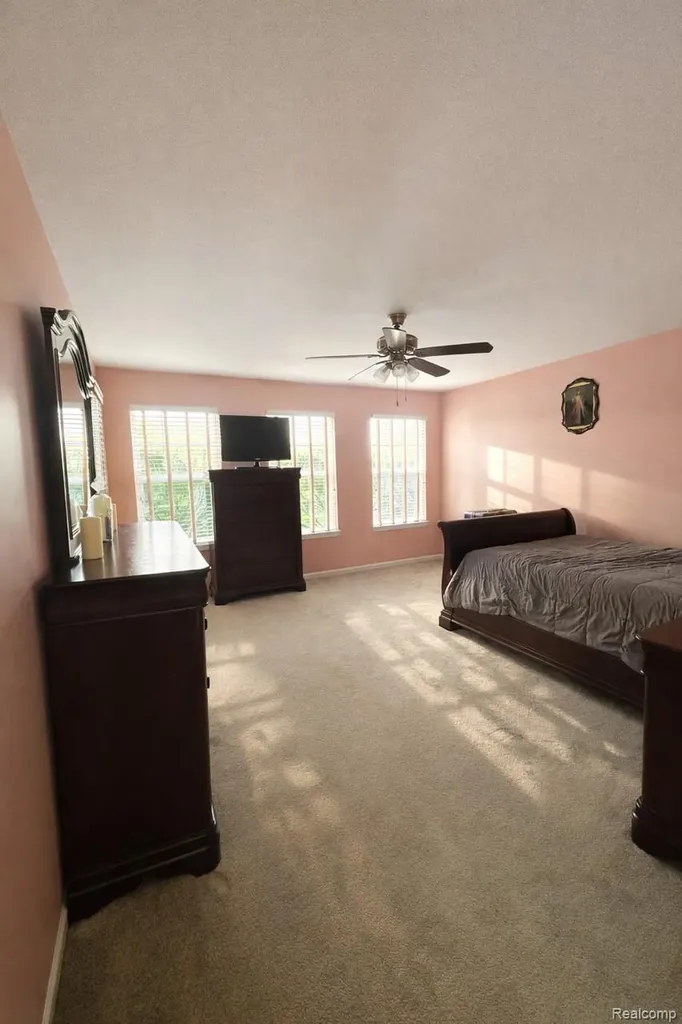 42808 Park Cresent Drive Sterling Heights City MI 48313