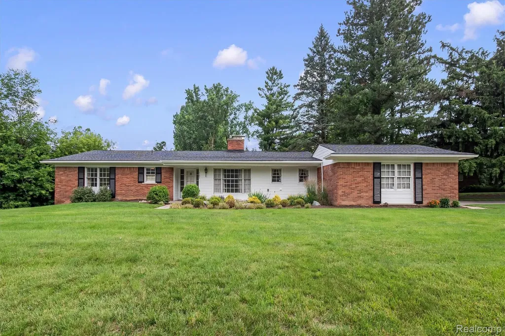 1151 Peveril Road Bloomfield Hills City MI 48304
