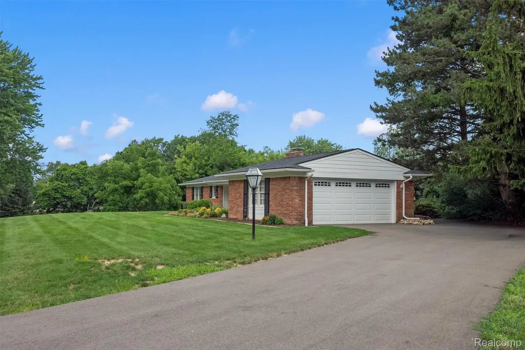 1151 Peveril Road Bloomfield Hills City MI 48304