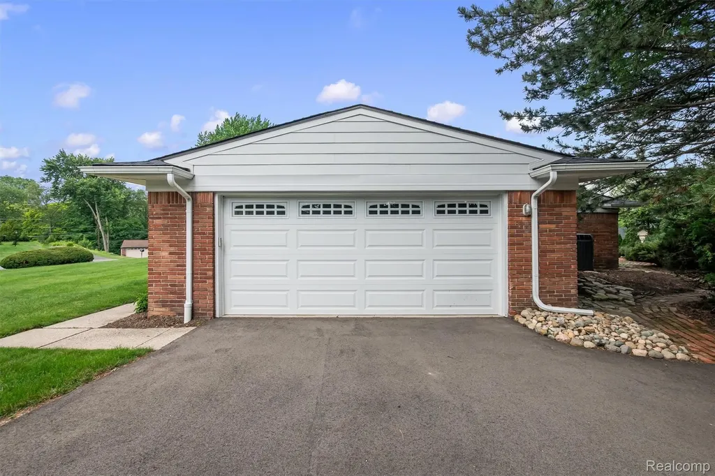 1151 Peveril Road Bloomfield Hills City MI 48304