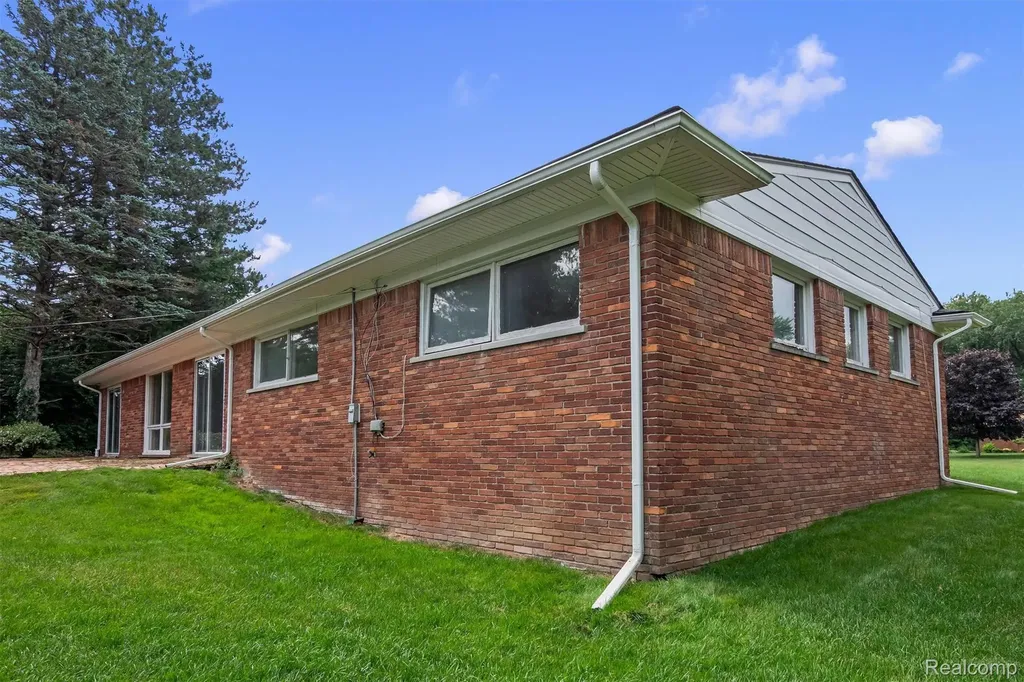1151 Peveril Road Bloomfield Hills City MI 48304