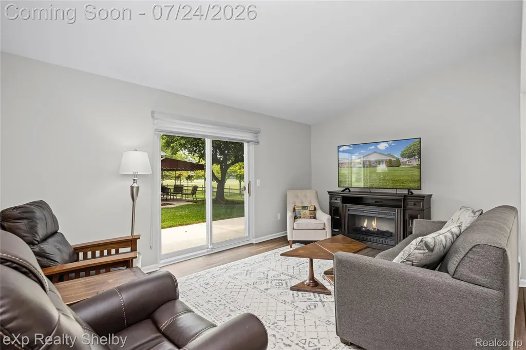 762 Country Club Drive St. Clair Shores City MI 48082