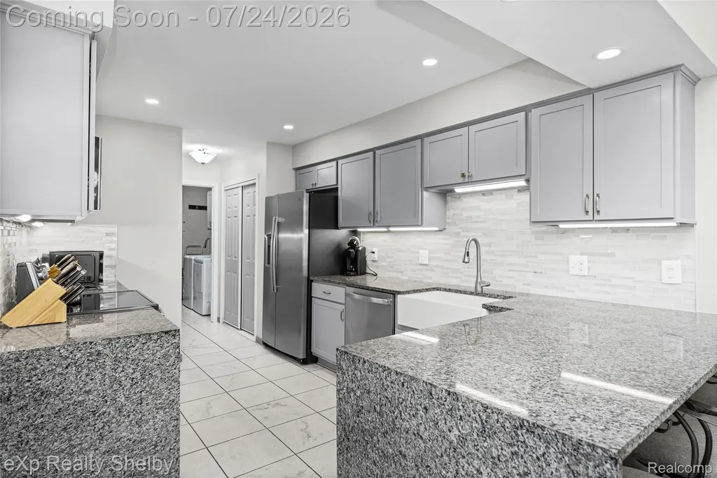762 Country Club Drive St. Clair Shores City MI 48082