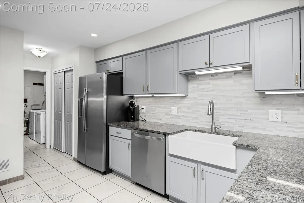 762 Country Club Drive St. Clair Shores City MI 48082