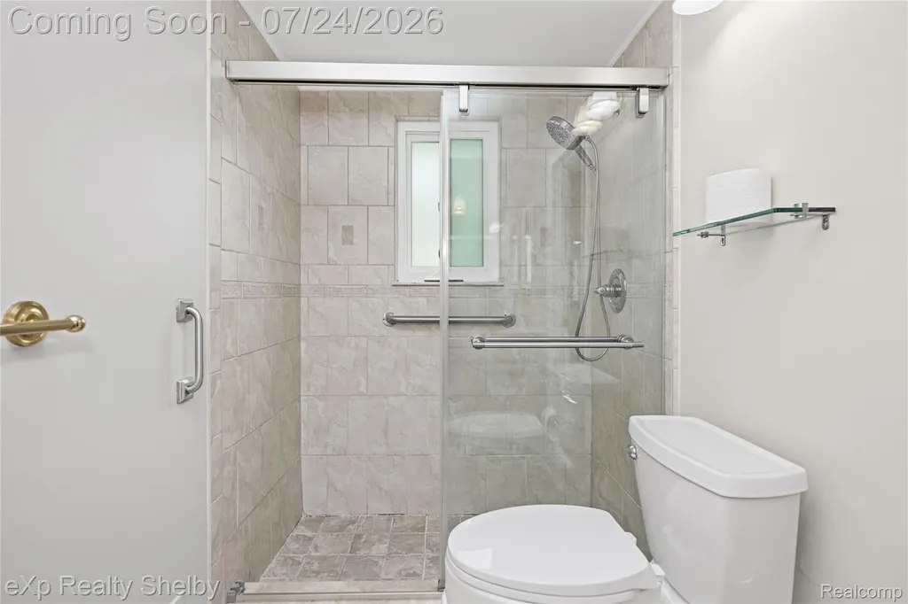 762 Country Club Drive St. Clair Shores City MI 48082