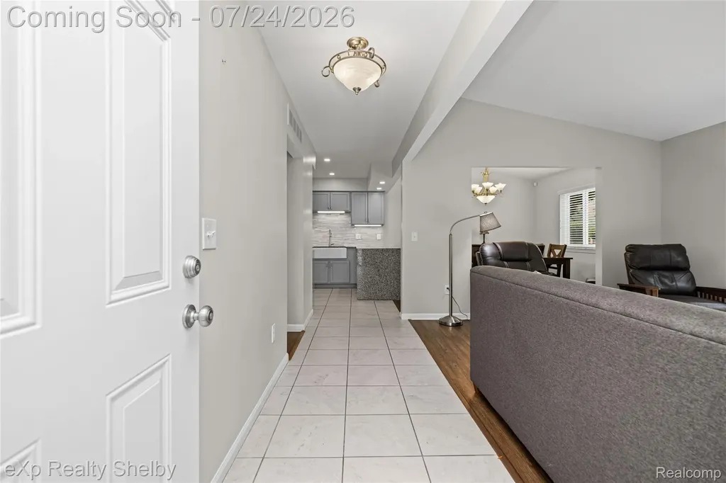 762 Country Club Drive St. Clair Shores City MI 48082