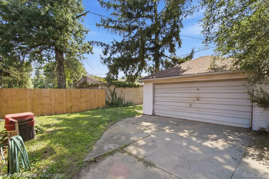 17317 Washburn Street Detroit City MI 48221