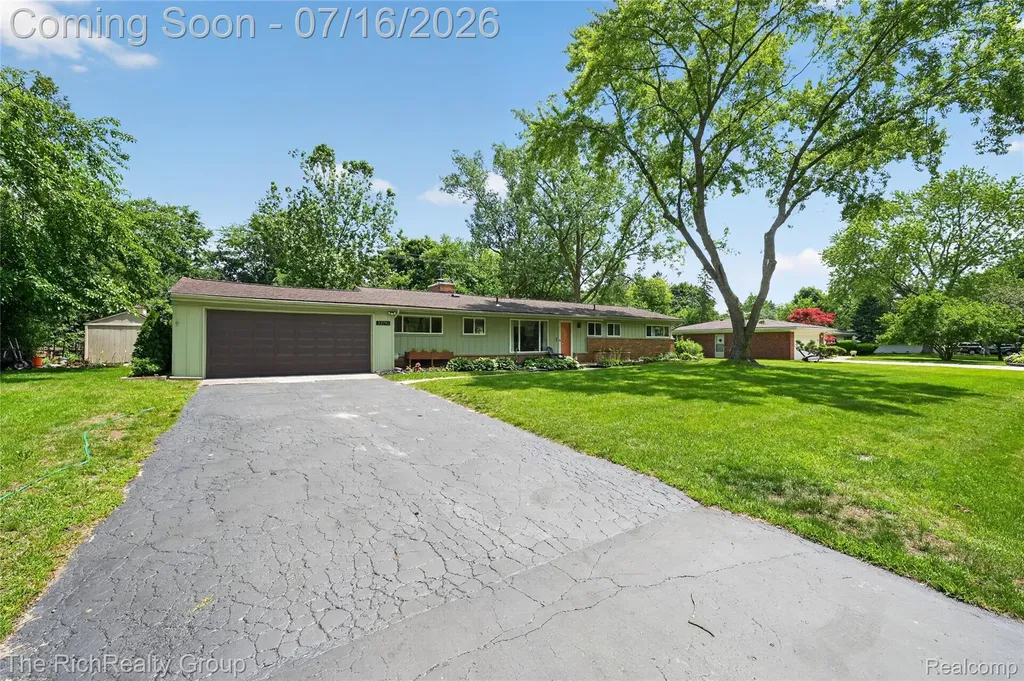 32710 Briarcrest Knolls Farmington Hills City MI 48334