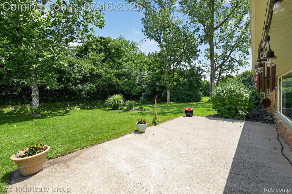 32710 Briarcrest Knolls Farmington Hills City MI 48334