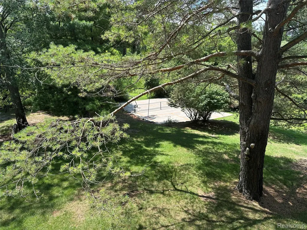 962 Hidden Valley Drive Orion Charter Township MI 48362