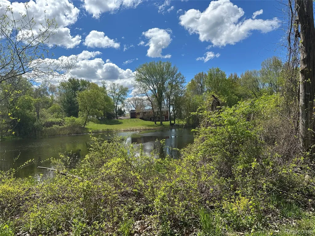 962 Hidden Valley Drive Orion Charter Township MI 48362