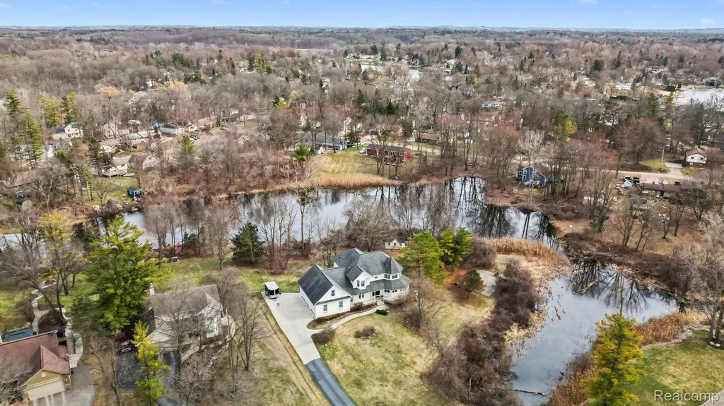 962 Hidden Valley Drive Orion Charter Township MI 48362