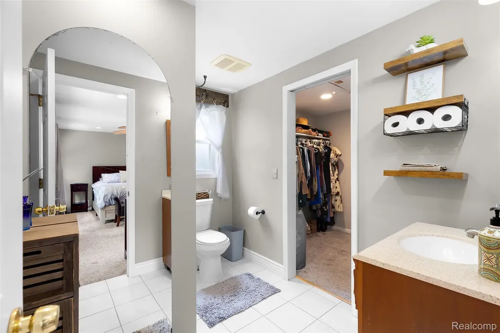 7677 Washburn Washington Township MI 48094