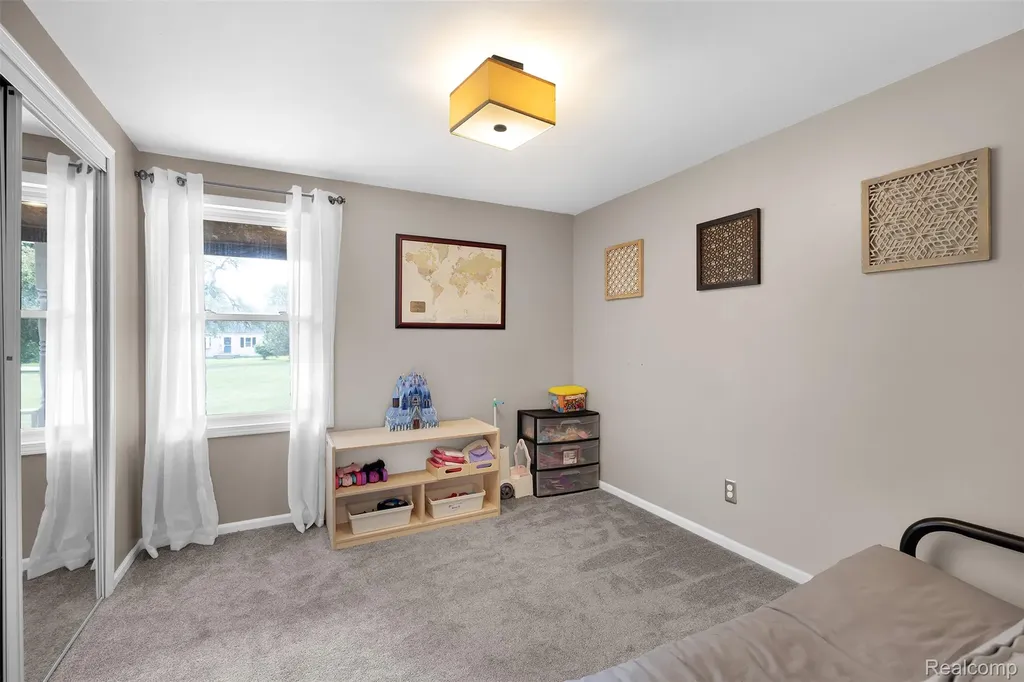 7677 Washburn Washington Township MI 48094