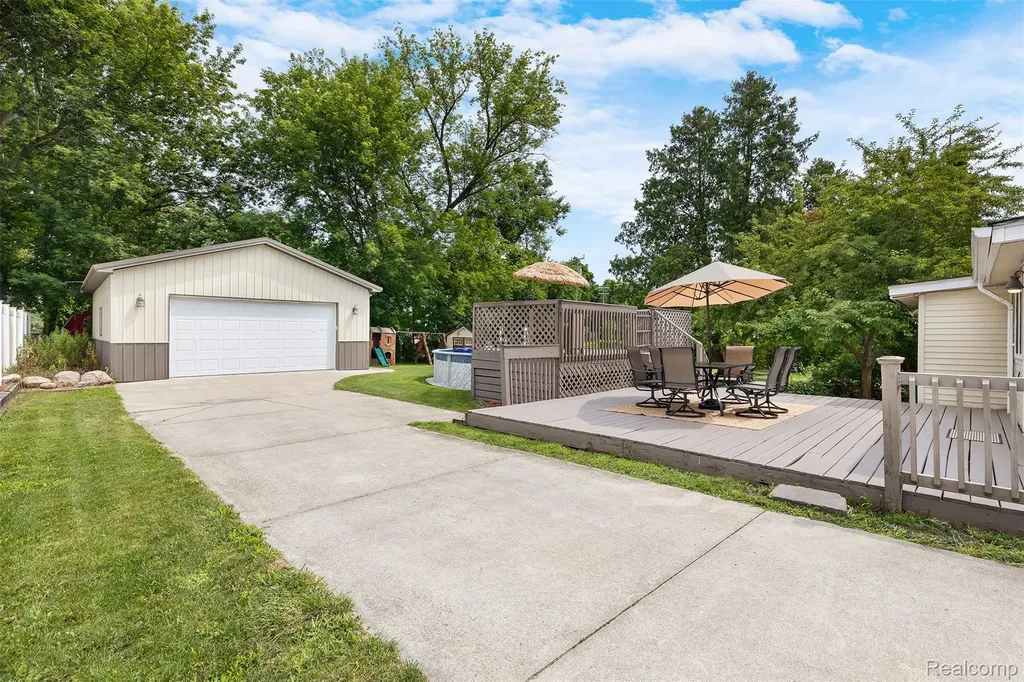 7677 Washburn Washington Township MI 48094