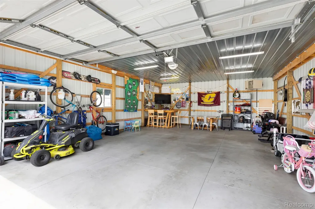 7677 Washburn Washington Township MI 48094