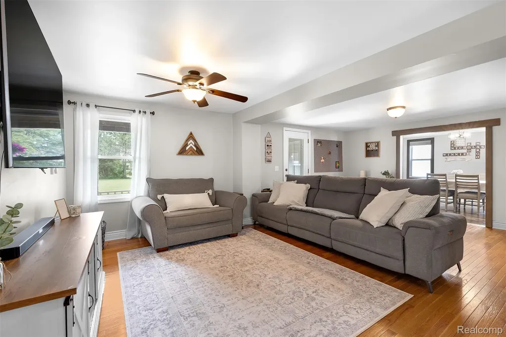 7677 Washburn Washington Township MI 48094