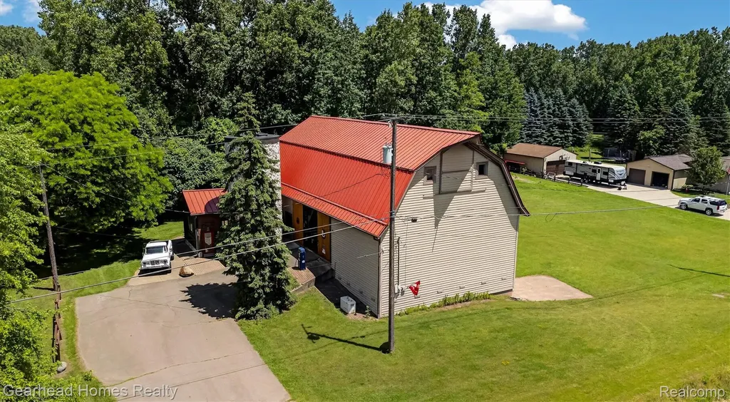 3486 W Drahner Road Oxford Charter Township MI 48371