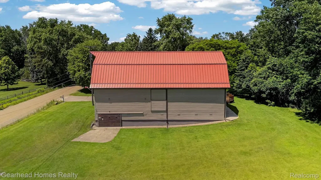 3486 W Drahner Road Oxford Charter Township MI 48371