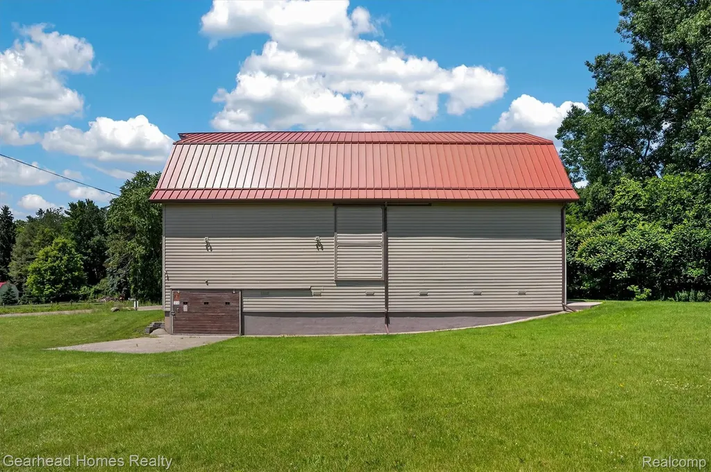3486 W Drahner Road Oxford Charter Township MI 48371