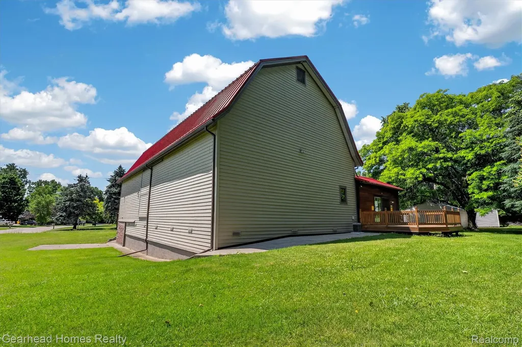 3486 W Drahner Road Oxford Charter Township MI 48371