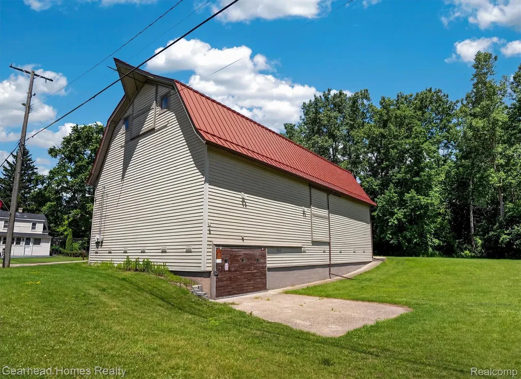 3486 W Drahner Road Oxford Charter Township MI 48371