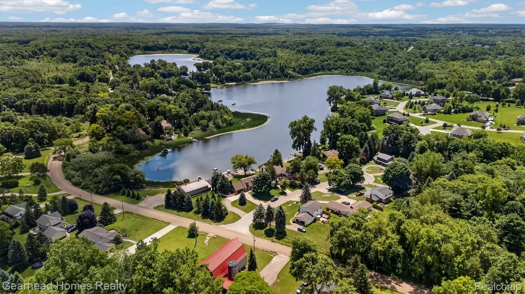 3486 W Drahner Road Oxford Charter Township MI 48371