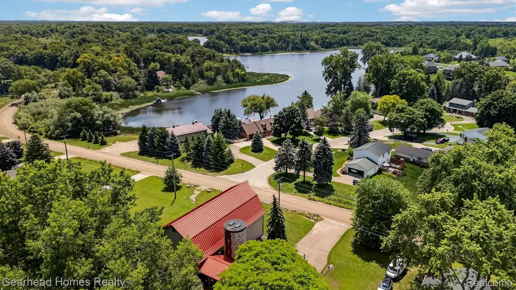 3486 W Drahner Road Oxford Charter Township MI 48371