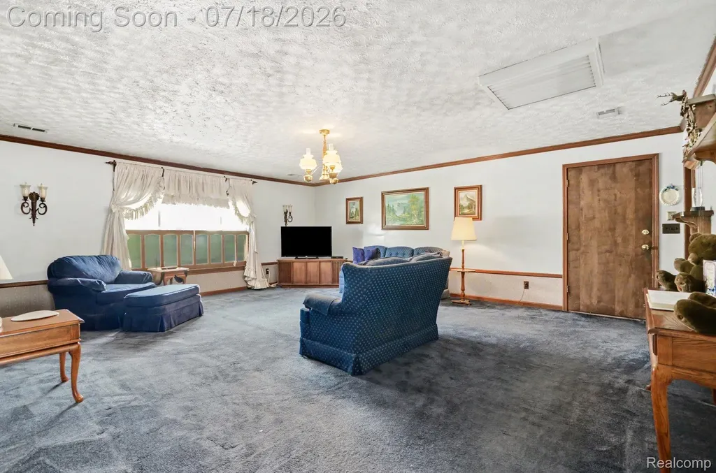 24730 Creekside Drive Farmington Hills City MI 48336