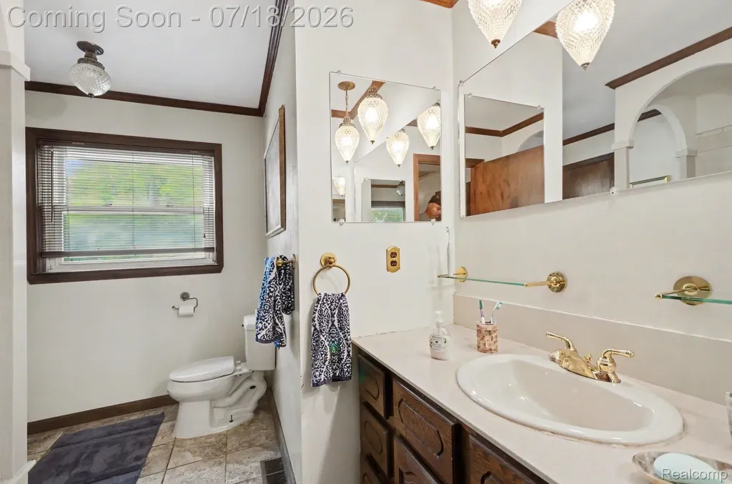 24730 Creekside Drive Farmington Hills City MI 48336