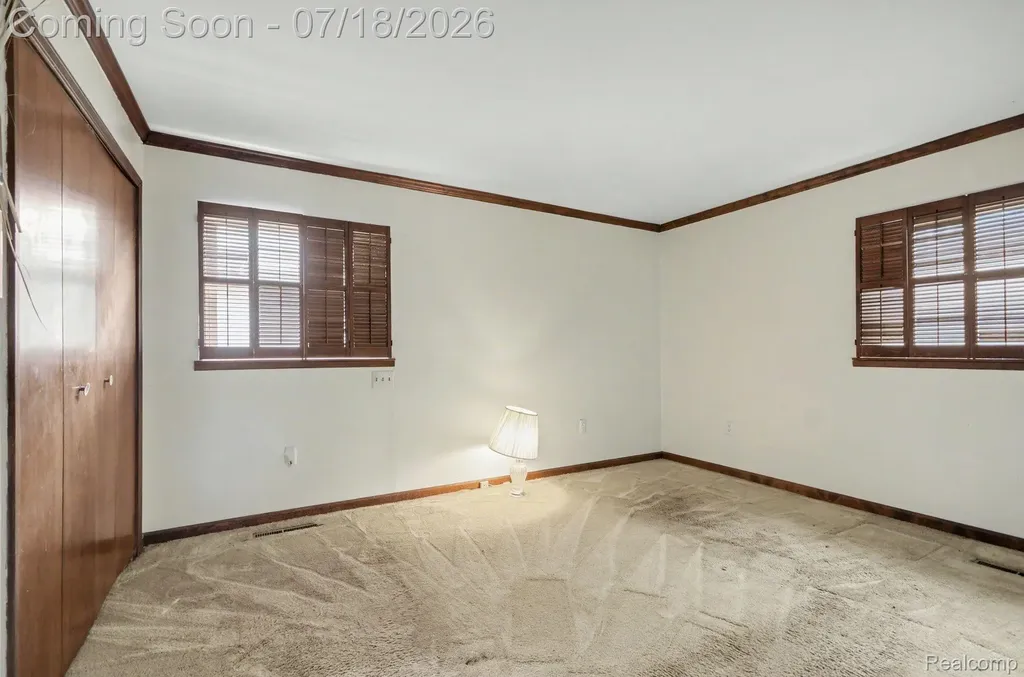 24730 Creekside Drive Farmington Hills City MI 48336
