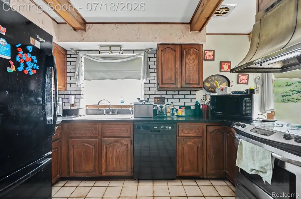 24730 Creekside Drive Farmington Hills City MI 48336