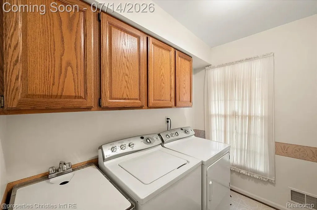 969 Whitegate Drive Northville City MI 48167