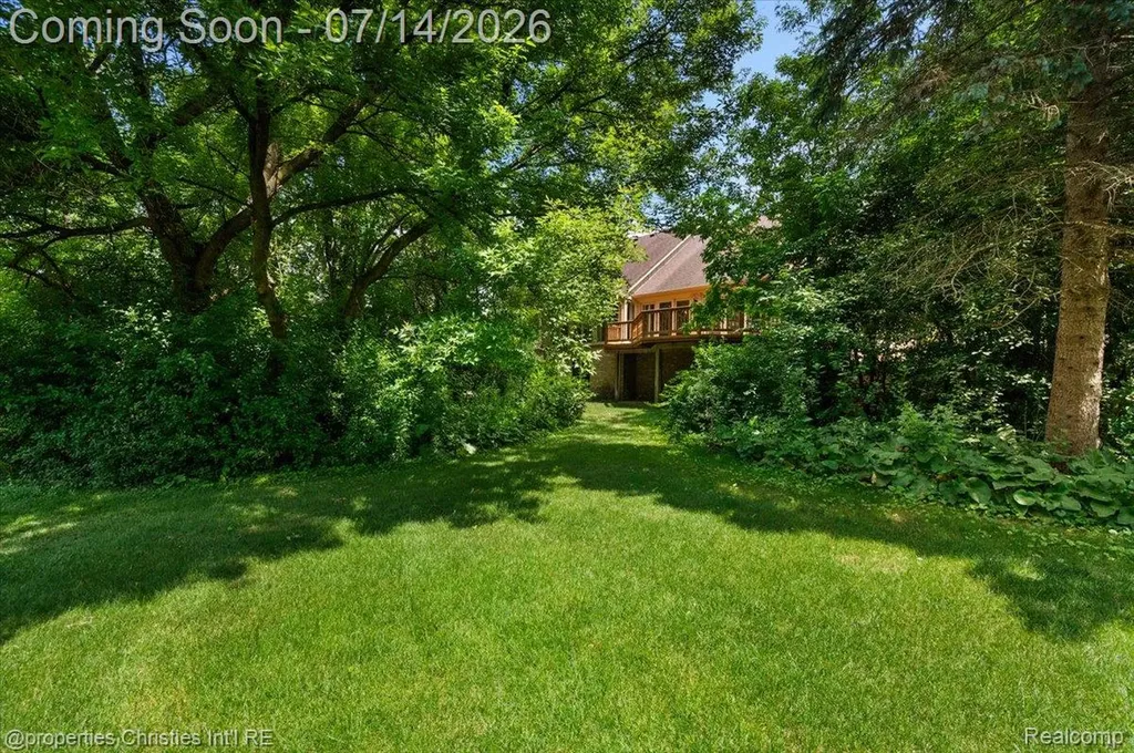 969 Whitegate Drive Northville City MI 48167