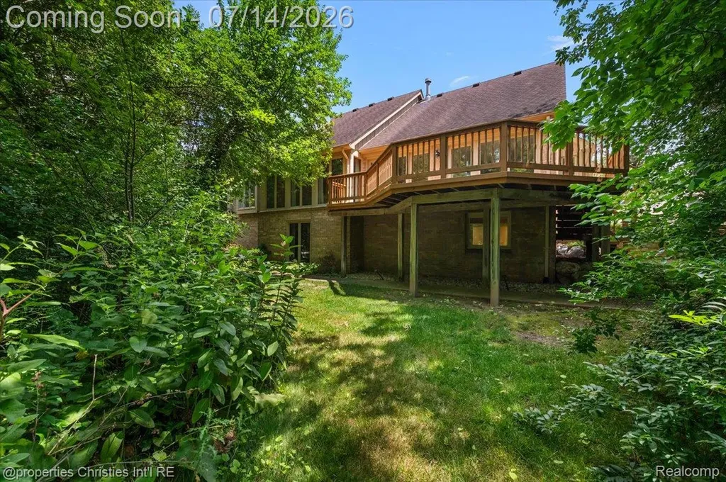 969 Whitegate Drive Northville City MI 48167