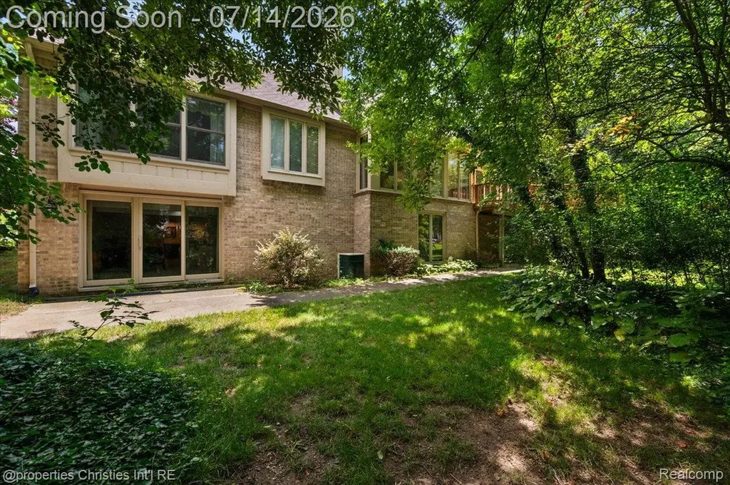 969 Whitegate Drive Northville City MI 48167