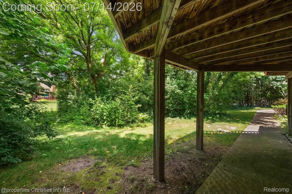 969 Whitegate Drive Northville City MI 48167
