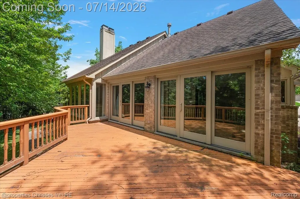 969 Whitegate Drive Northville City MI 48167