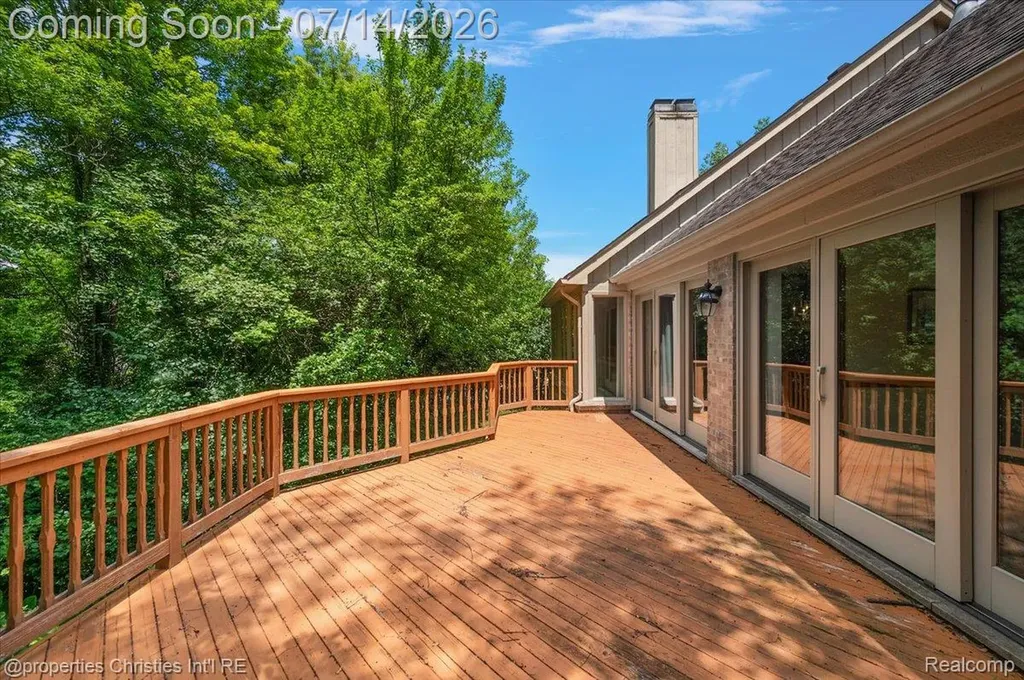 969 Whitegate Drive Northville City MI 48167