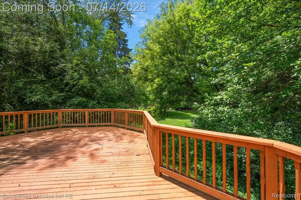 969 Whitegate Drive Northville City MI 48167