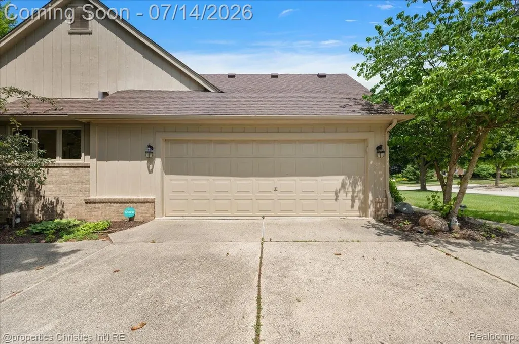 969 Whitegate Drive Northville City MI 48167