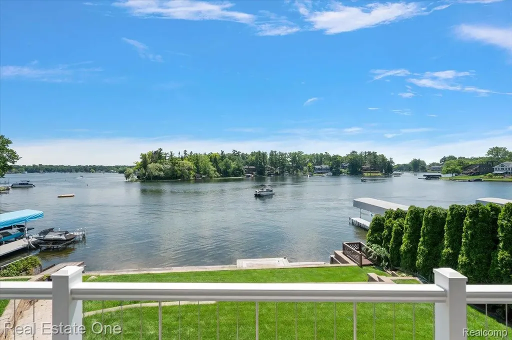 847 Fairview Street Lake Orion Village MI 48362