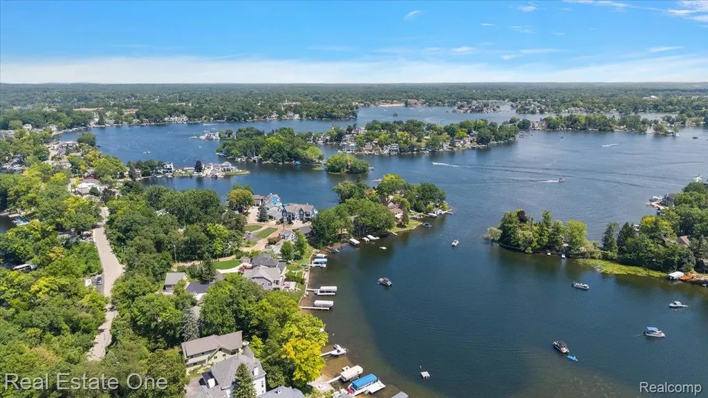 847 Fairview Street Lake Orion Village MI 48362
