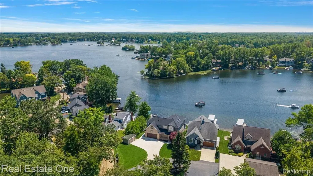 847 Fairview Street Lake Orion Village MI 48362