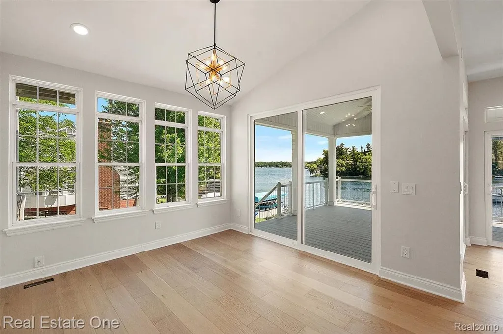 847 Fairview Street Lake Orion Village MI 48362