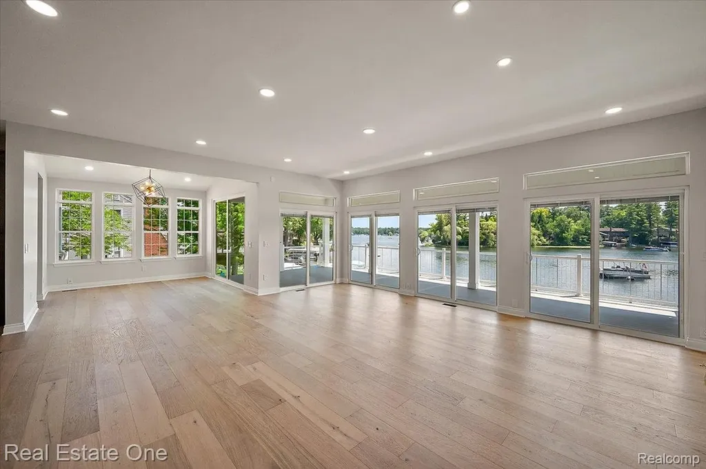 847 Fairview Street Lake Orion Village MI 48362