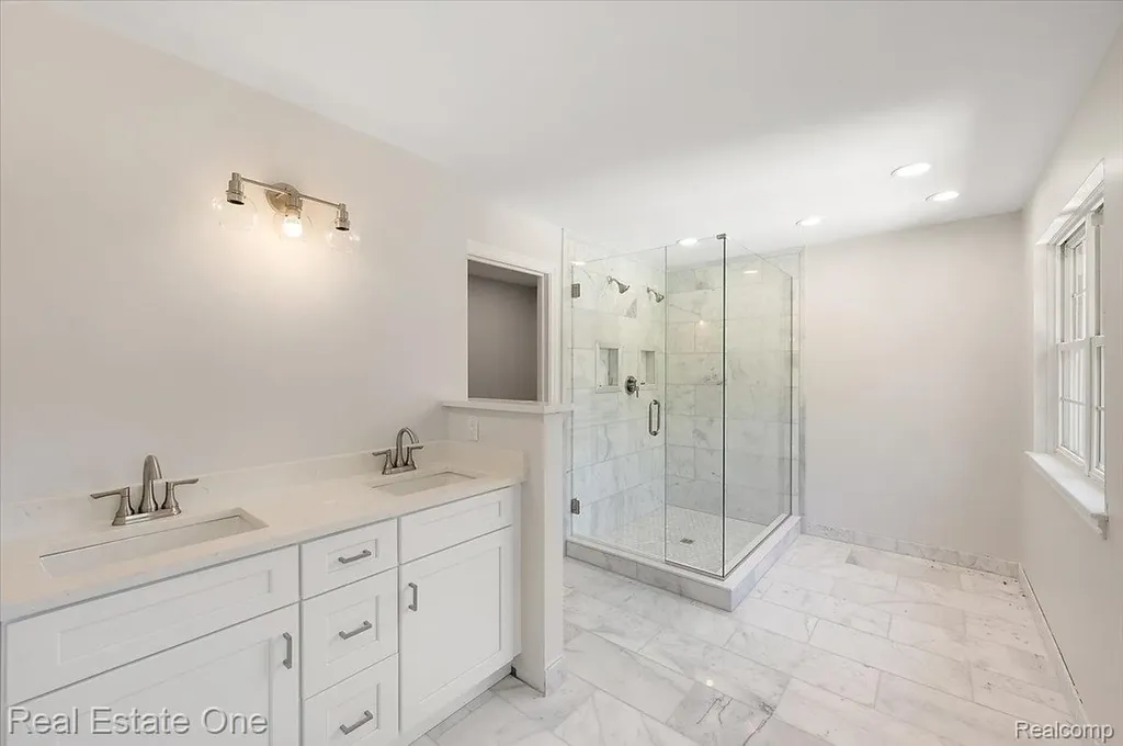 847 Fairview Street Lake Orion Village MI 48362