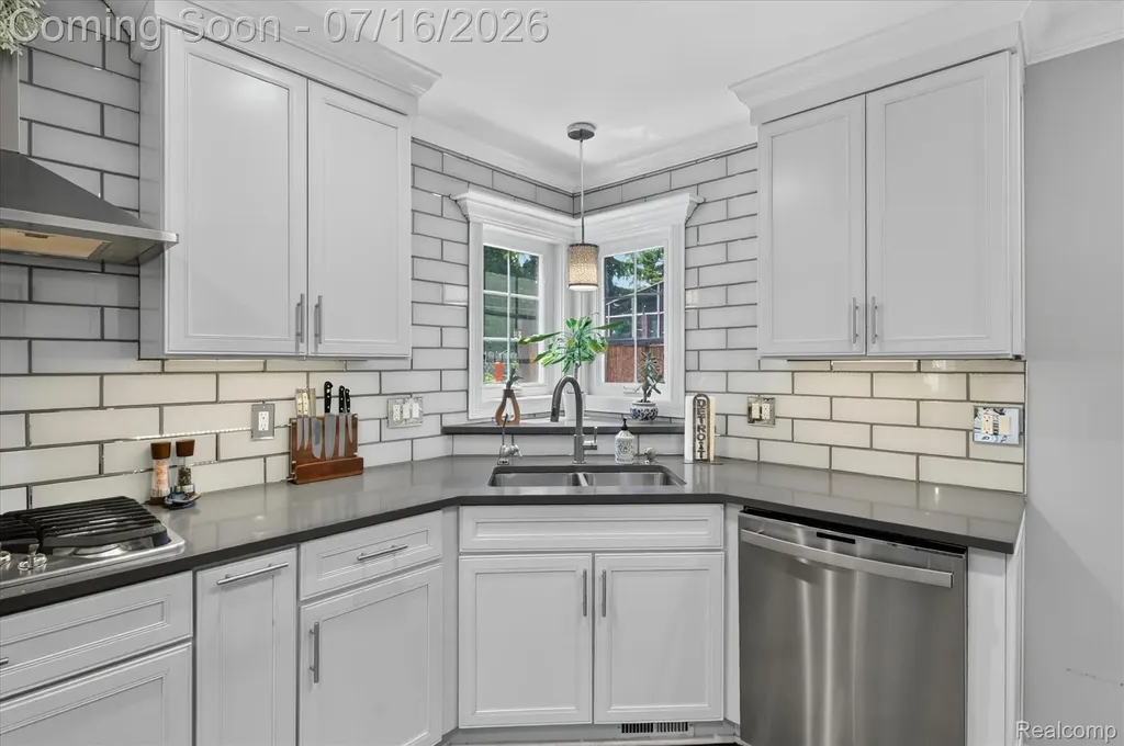 845 Abbey Lane Milford Village MI 48381
