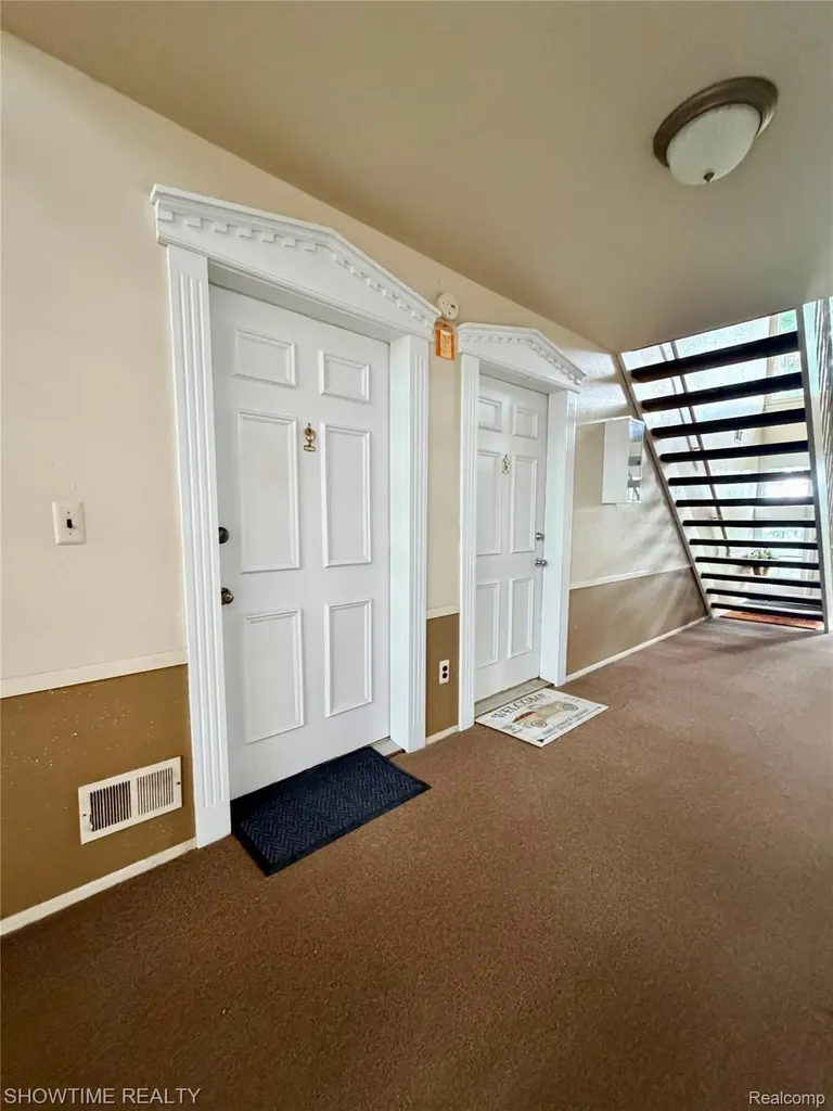 29117 Hayes Road Warren City MI 48088